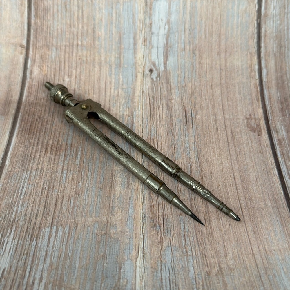 Vintage Ornate Silver Compass Item #ME961